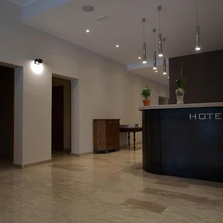 Onorati Hotel Priverno Екстер'єр фото