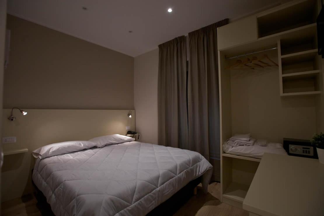 Onorati Hotel Priverno Екстер'єр фото